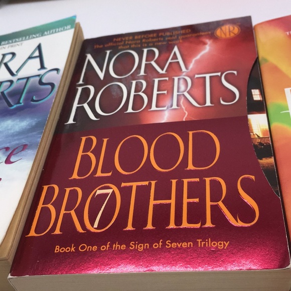 Bundle of 7 Nora Roberts Novels - Picture 7 of 9